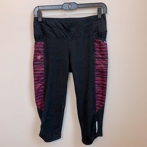Athleta Black & Pink Capri Leggings Size S